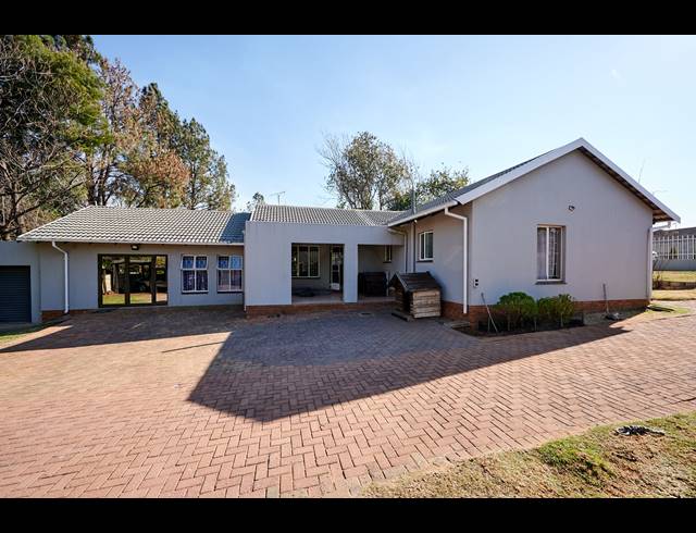 3 BEDROOM HOUSE FOR SALE IN VORNA VALLEY